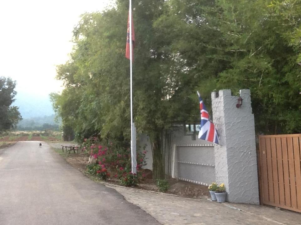 Thai Castle Resort Ban Thap Sila Zewnętrze zdjęcie