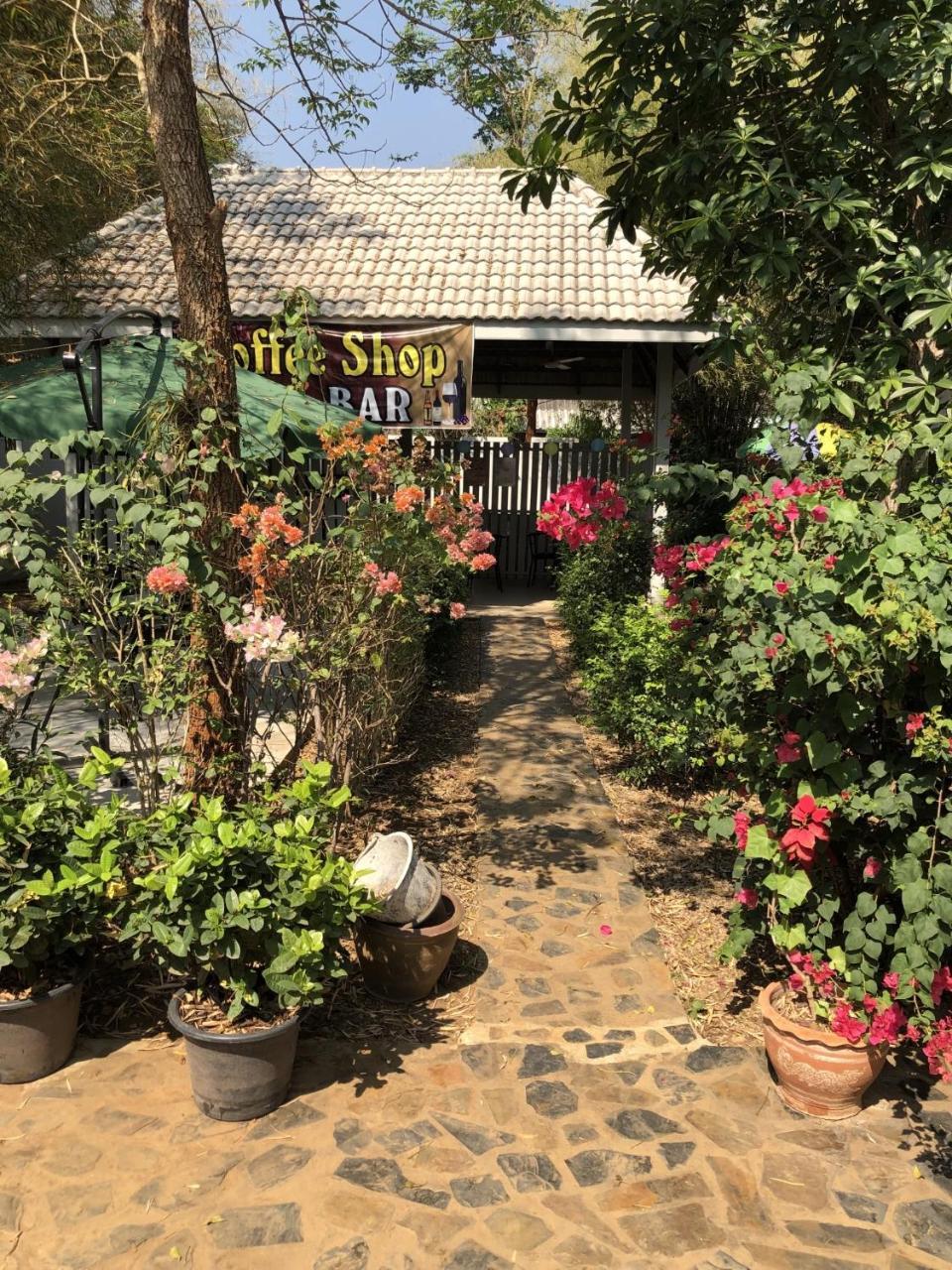 Thai Castle Resort Ban Thap Sila Zewnętrze zdjęcie